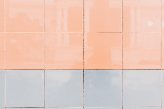 Peach and gray bathroom tiles